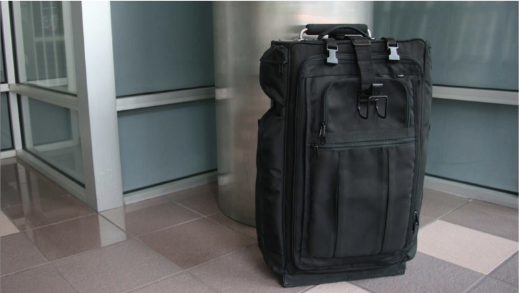 LuggageWorks Stealth 22'' Rolling Bag